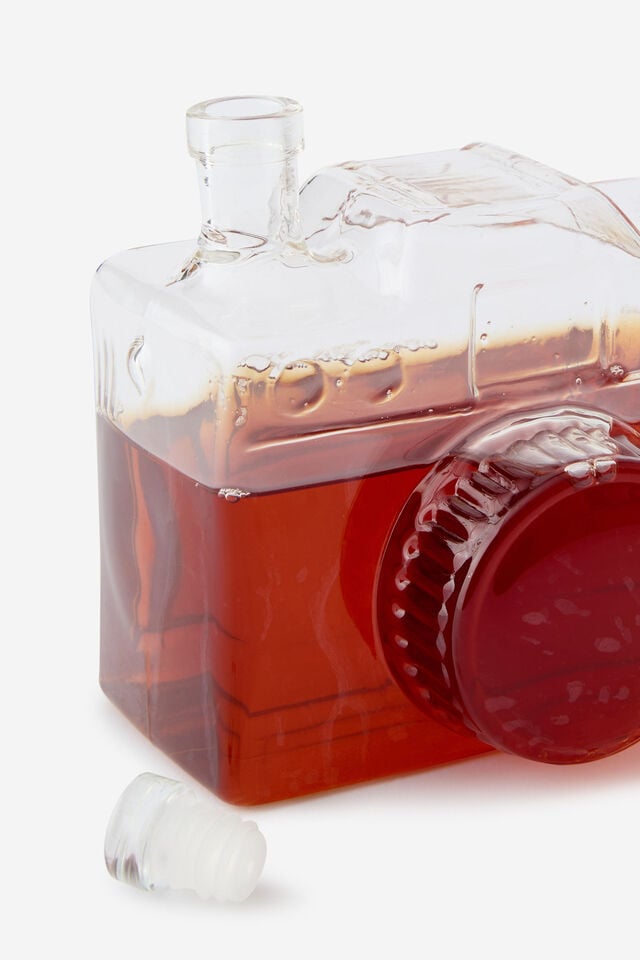 Novelty Decanter, CAMERA