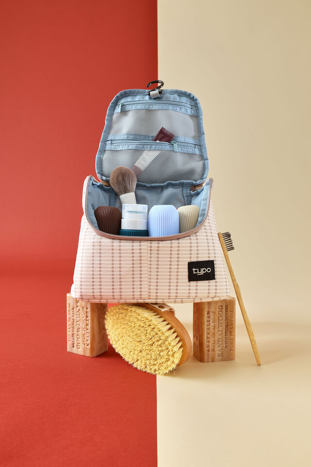 Hanging Toiletry, CHECK