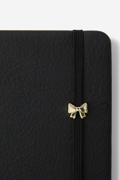 Journal Charm, BOW