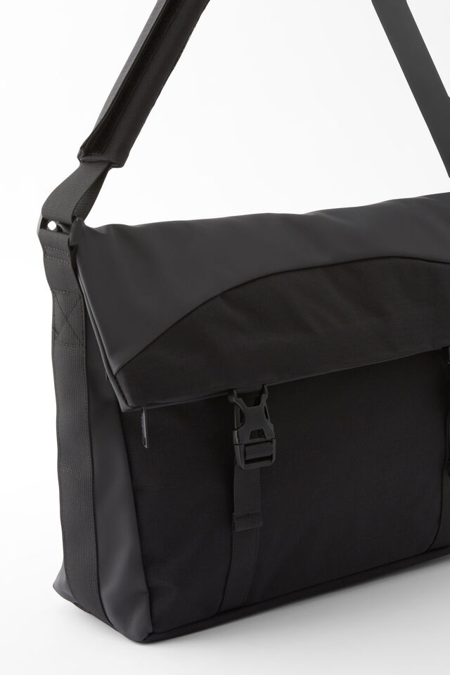 Metro Messenger Satchel, BLACK / METALLIC