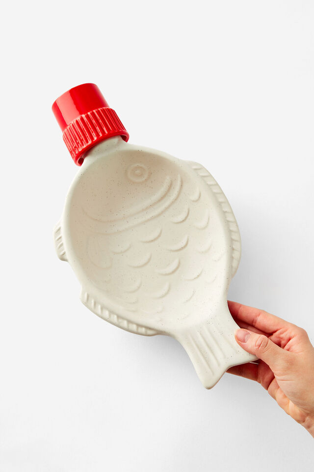 Soy Sauce Fish Chip N Dip, ECRU & RED