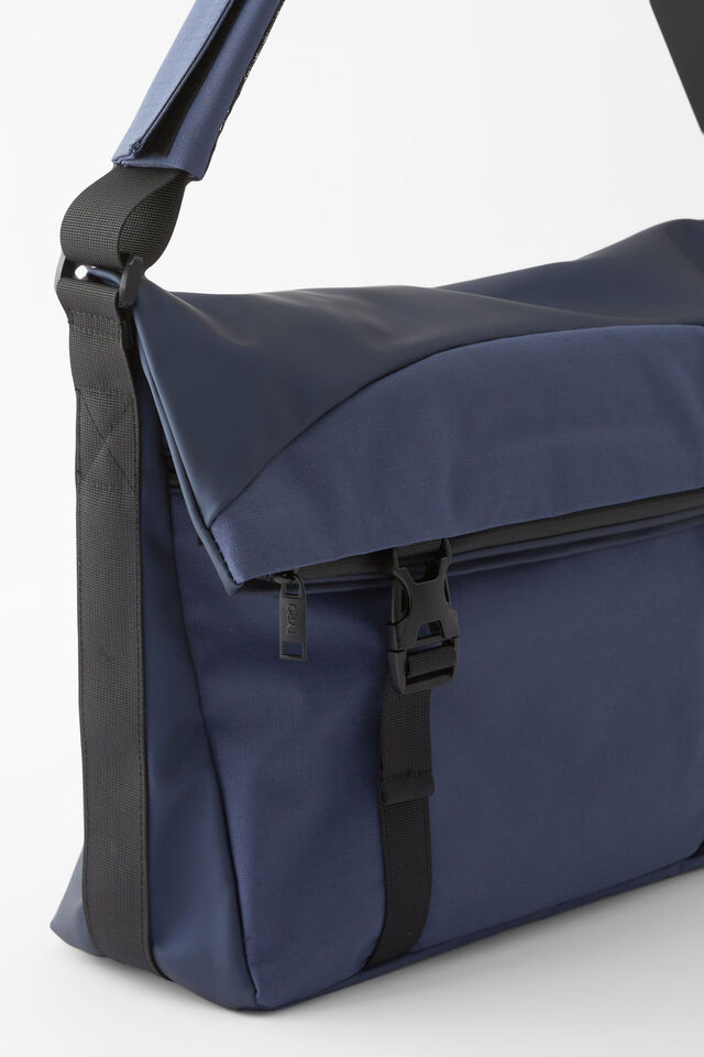 Metro Messenger Satchel, NAVY / METALLIC