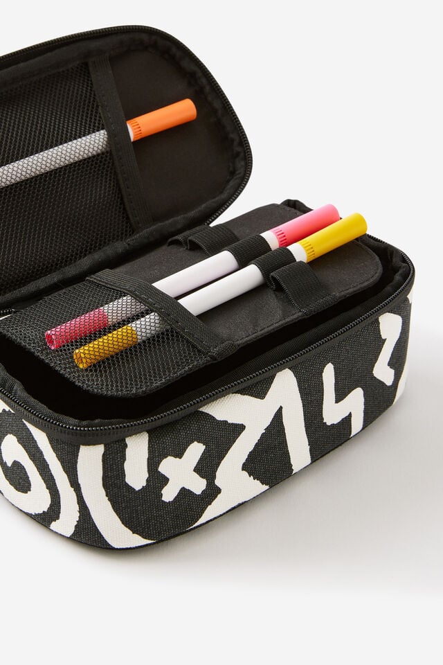 Lcn Arlow Canvas Pencil Case, LCN DOO DOODLE BOY / BLACK & WHITE