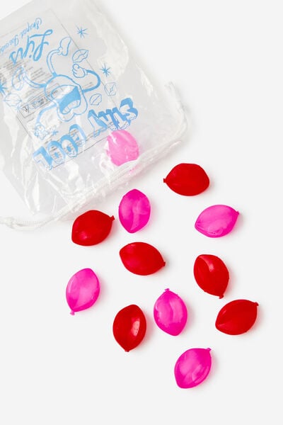 Shaped Ice Cubes, LIPS