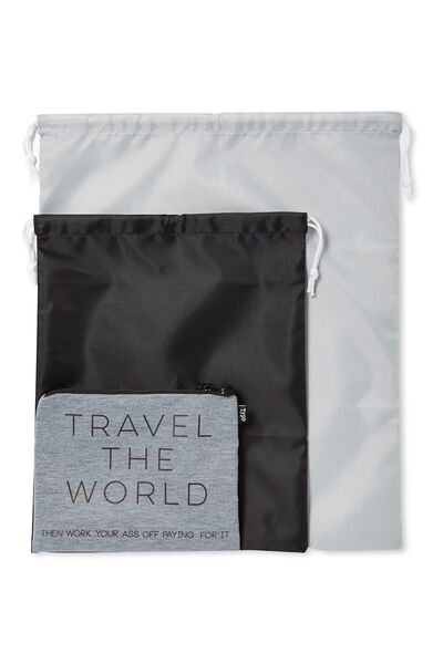 travel wallet typo