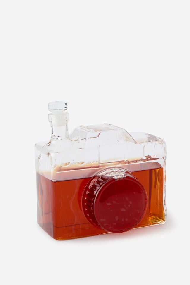 Novelty Decanter, CAMERA