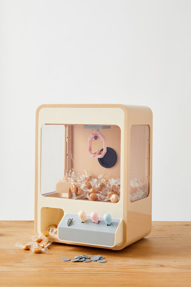 Retro Claw Machine, LATTE ECRU
