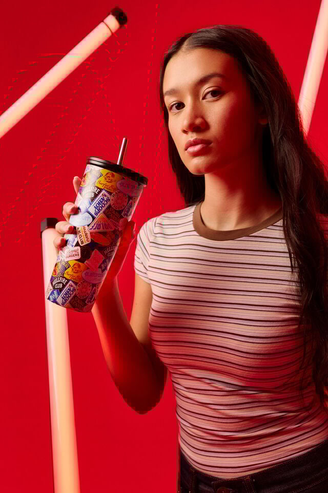 Collab Metal Smoothie Cup, LCN NET STRANGER THINGS PATCHES PATTERN