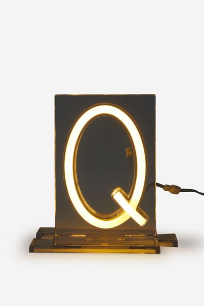 Neon Alpha Lights, Q